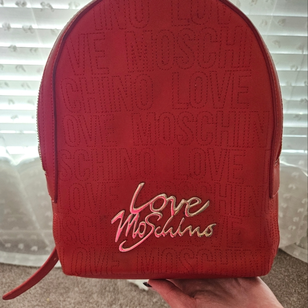 Trendy Love Moschino Red Grained Leather  Signature Backpack 🎒